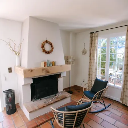 Holiday home The Bamboos - Private Heated Swimming Pool *